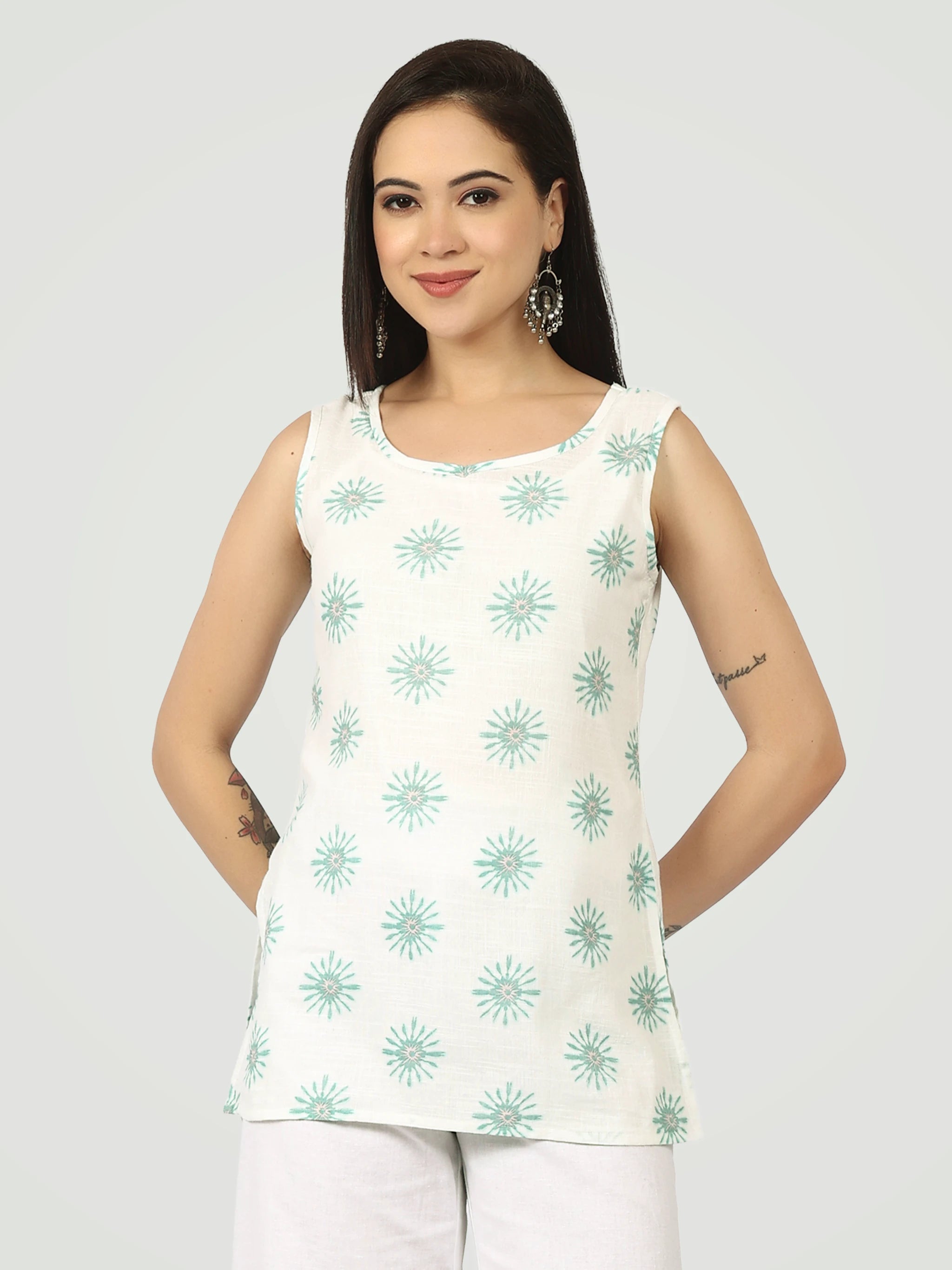 The Sunburst Motif Sleeveless Kurti – Aqua & White
